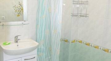 Фото номера Трехместный номер с видом на море Гостиница Guest House Volna г. Гурзуф 5