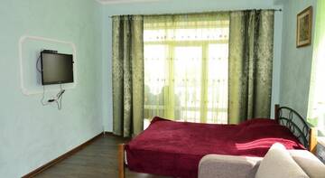 Фото номера Трехместный номер с видом на море Гостиница Guest House Volna г. Гурзуф 2